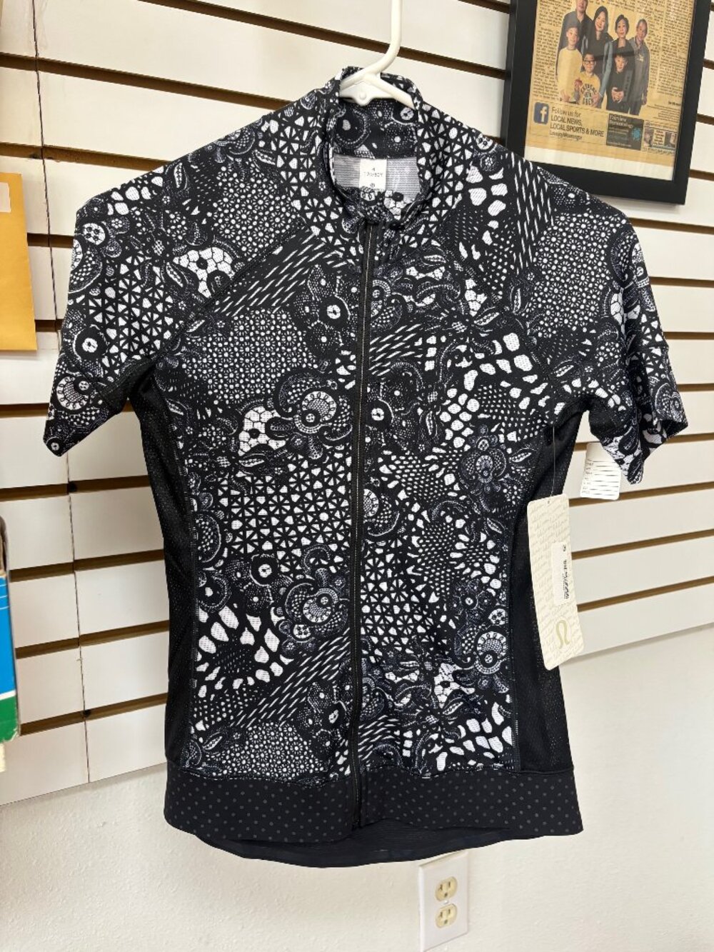 *NEW* Lululemon Shift Happens Jersey